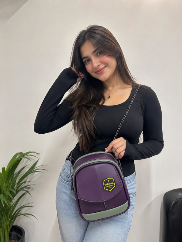 YKZQ5299 Stylish & Compact Crossbody Bag